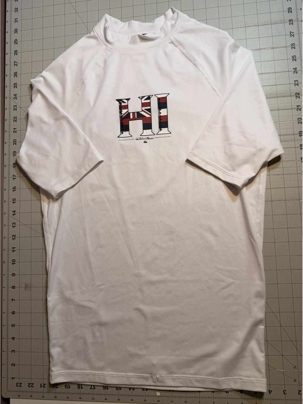 QUIKSILVER MENS HAWAII WHITE SHORT SLEEVE RASH GUARD SIZE XL